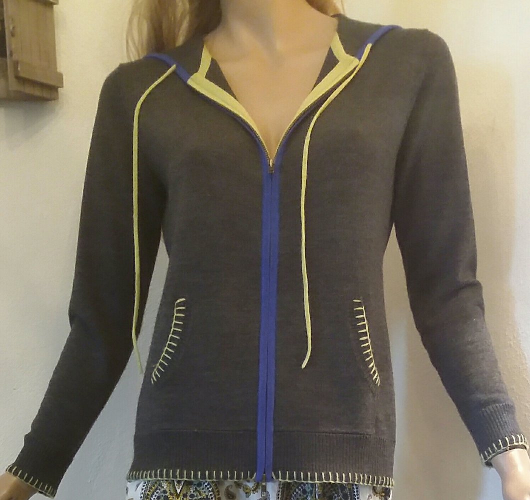 Weicher grauer melierter Hoodie mit Zipper 
