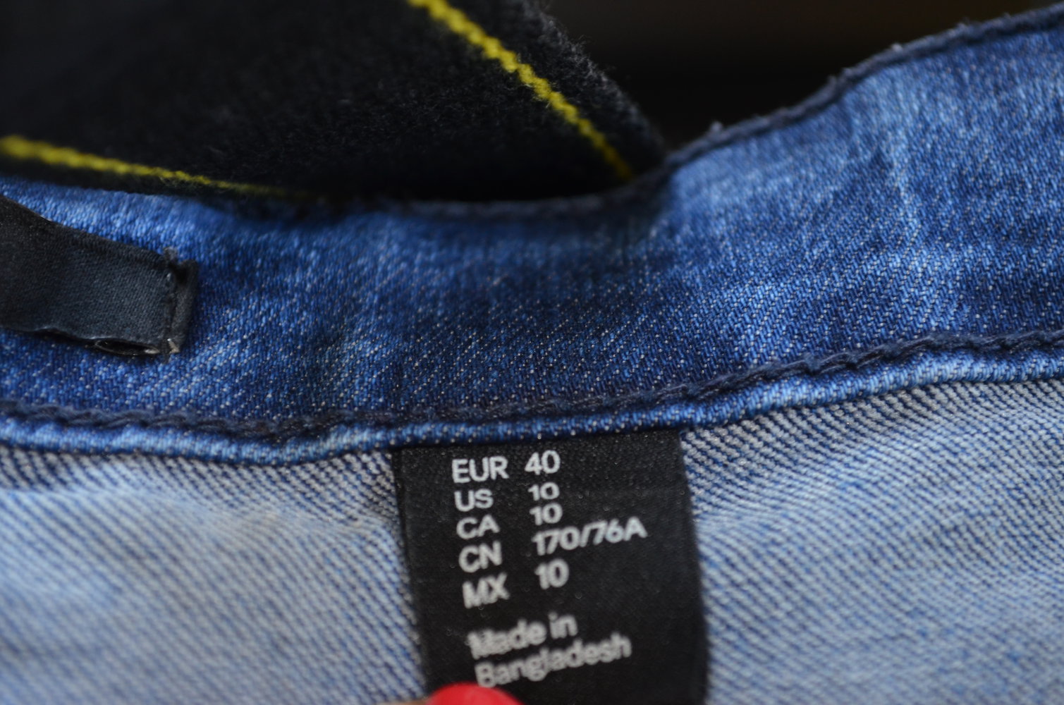 H&M Röhrenjeans