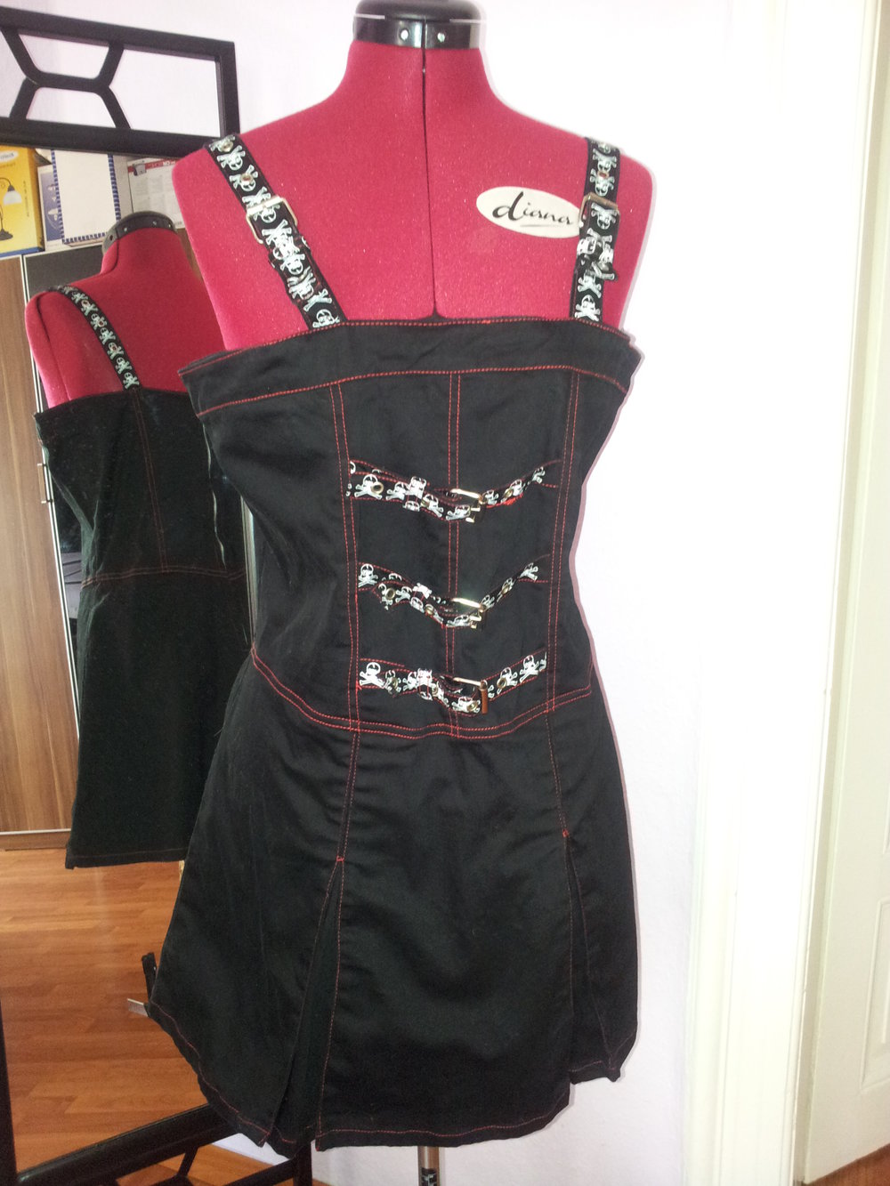 Gothic, Emo, Steampunk, Punk Minikleid, schwarz mit Skull Größe L –XL