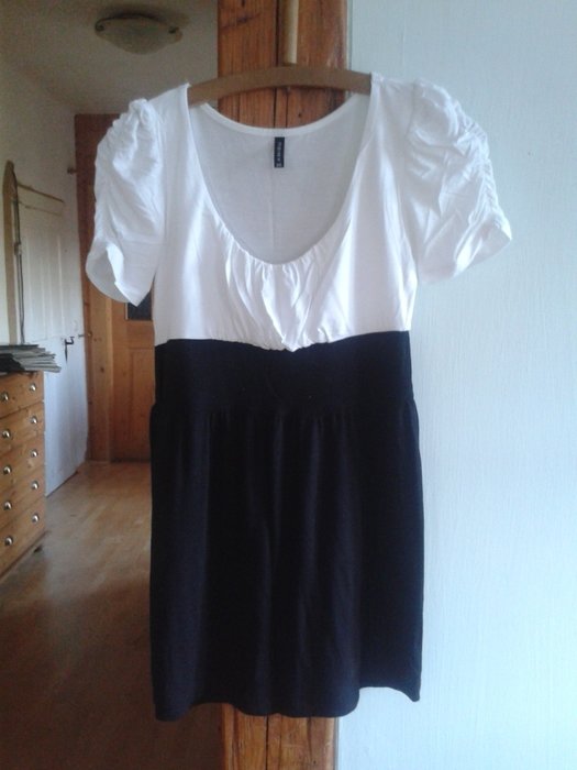 T-Shirt/Kleid schwarz weiß gerafft Gürtel