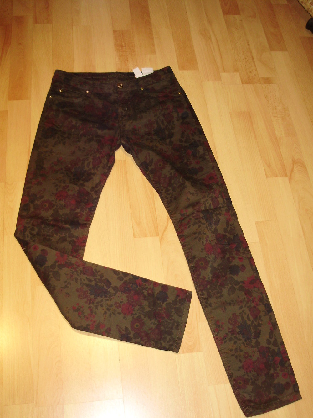 s. oliver Hose slim khaki dunkel Floralprint 34 wie neu