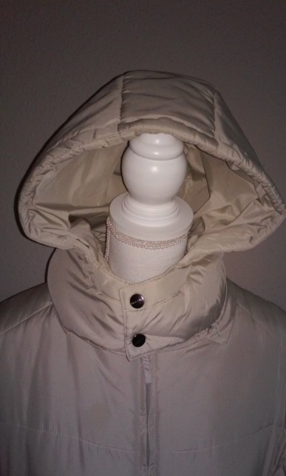 Markenjacke Winter Jacke Steppmantel Parker mit abnehmbarer Kapuze in Nude