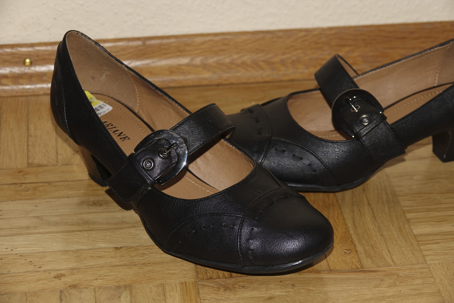 Schöne schwarze Pumps
