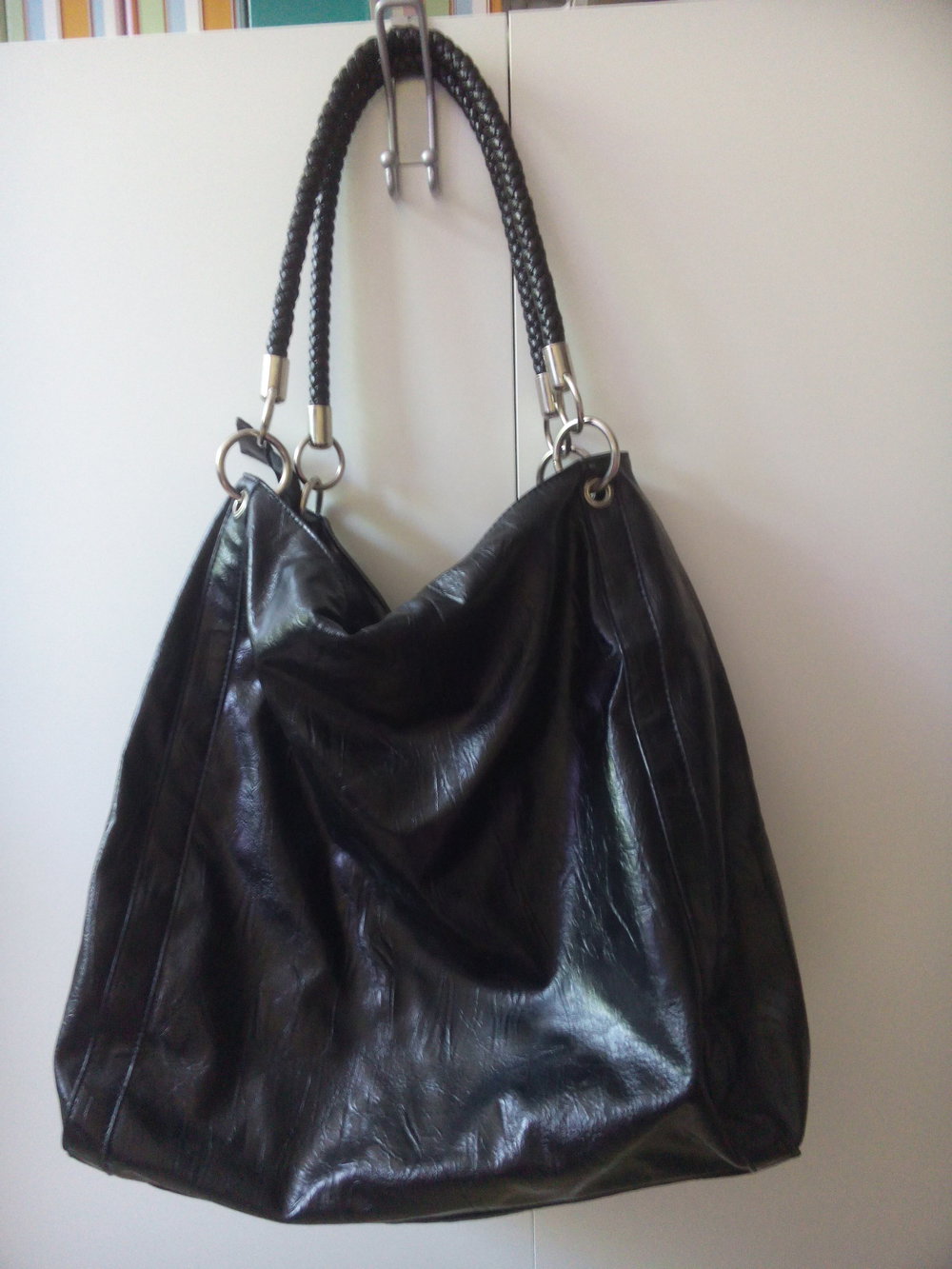 schwarze Tasche für Schule oder Uni