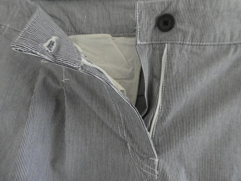 NEU – H&M - Damen 3/4-Hose, dunkelblau-weiß fein gestreift