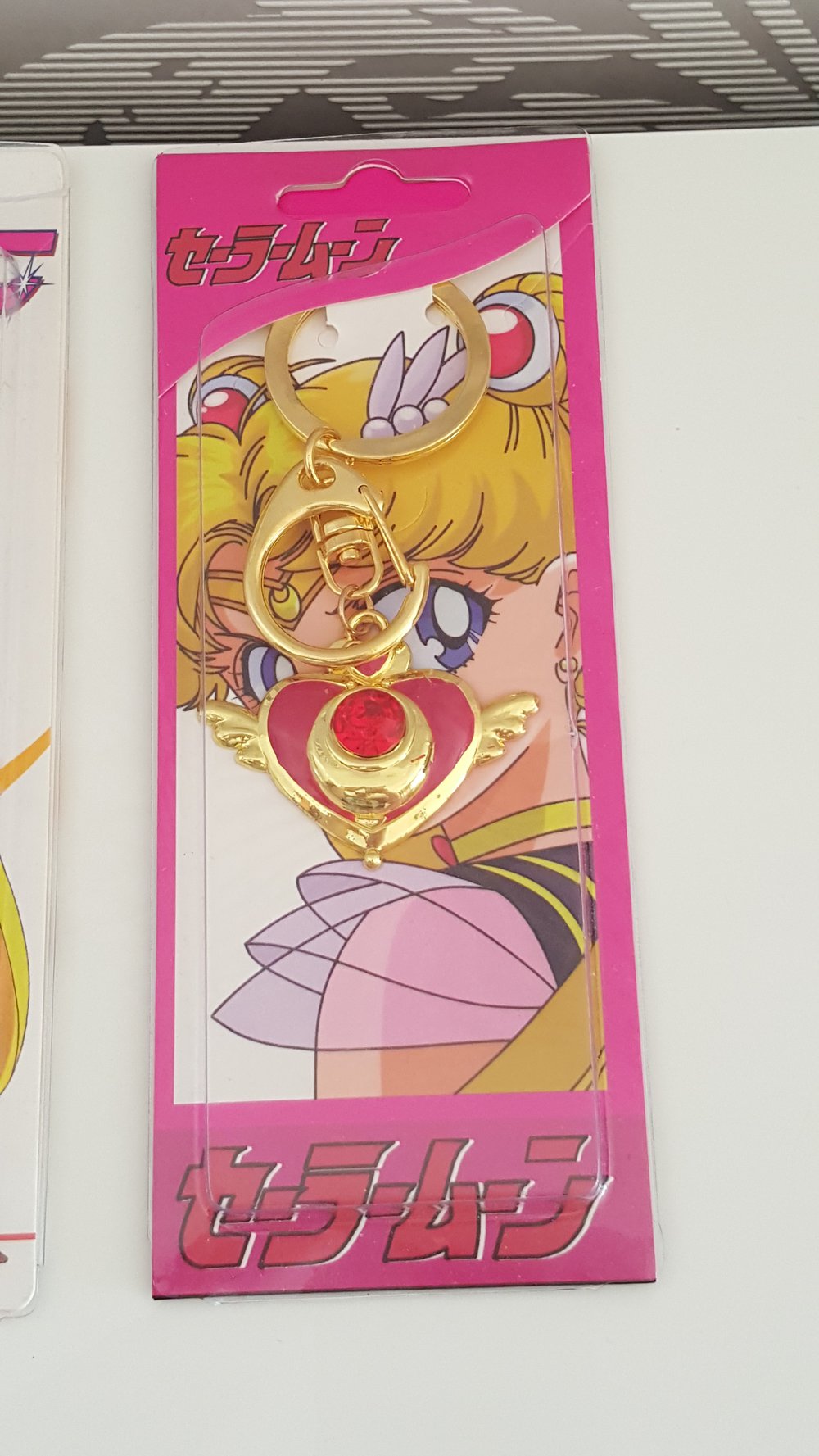Sailor Moon Fan Kette Anhänger Verwandlungsbrosche Gold Rot Nostalgie Neu