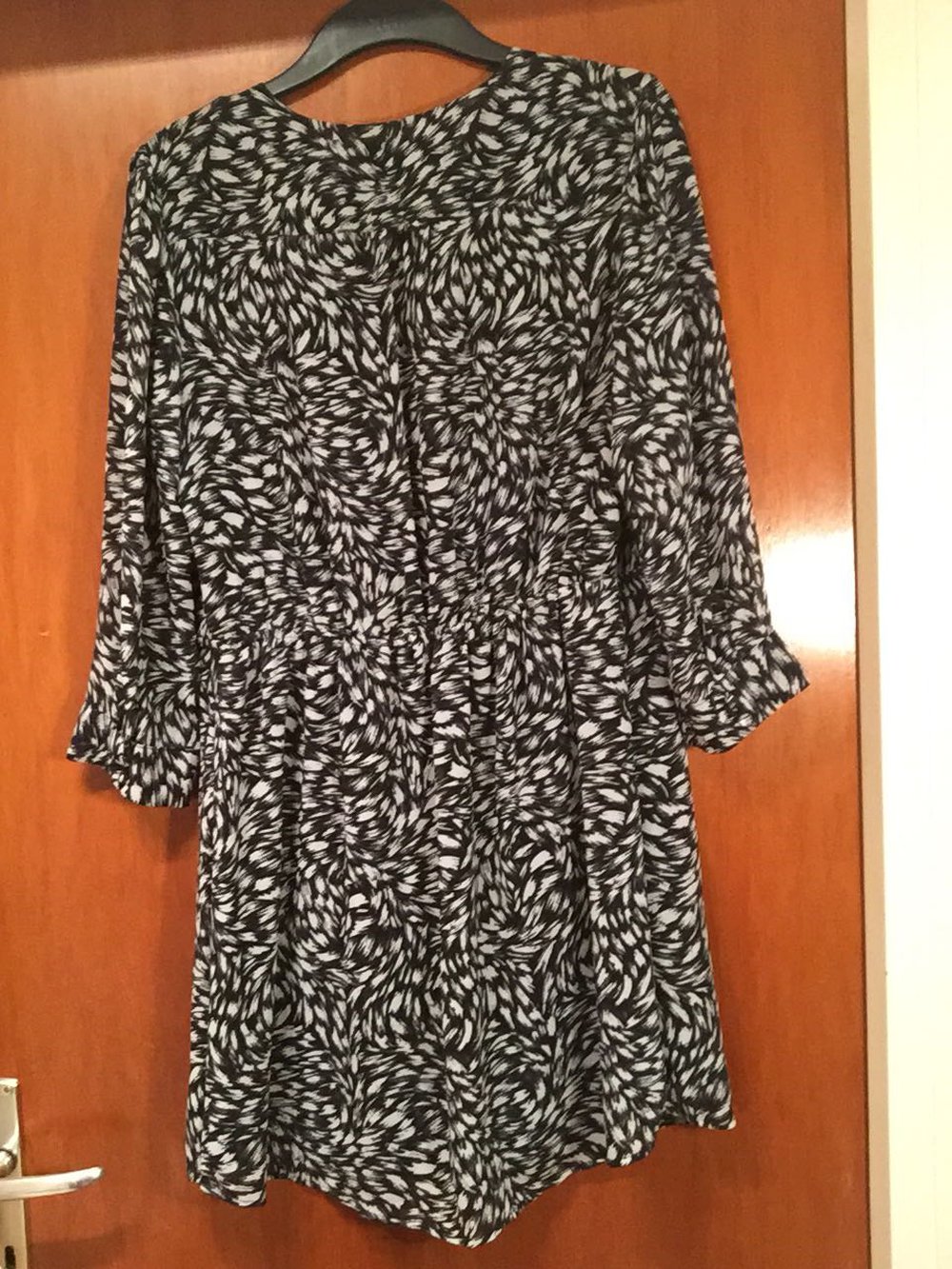 Elegantes Kleid NEU