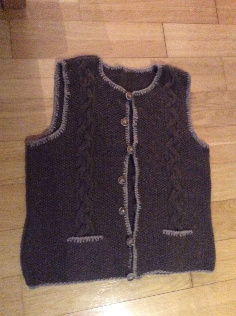 Weste neu Herren Größe M-L Handmade Zopfmuster gestrickt 