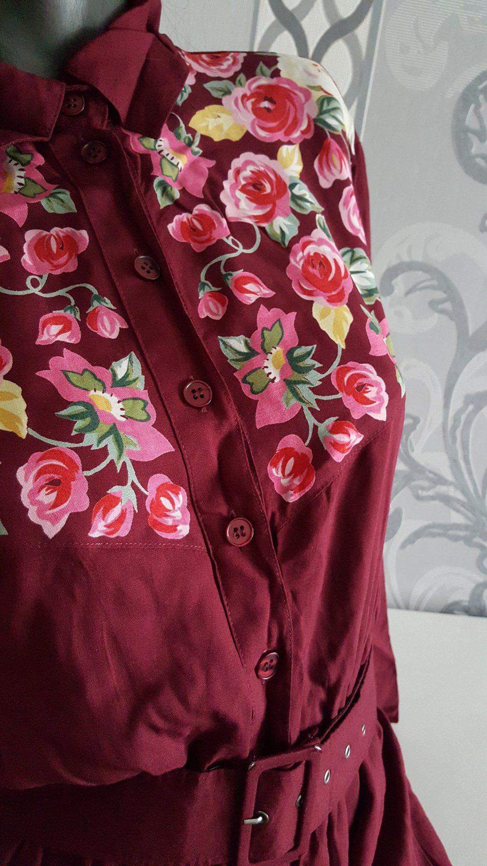True Vintage langes Blumen Kleid Rot Weinrot Nostalgie mit Gürtel 40 M / L 