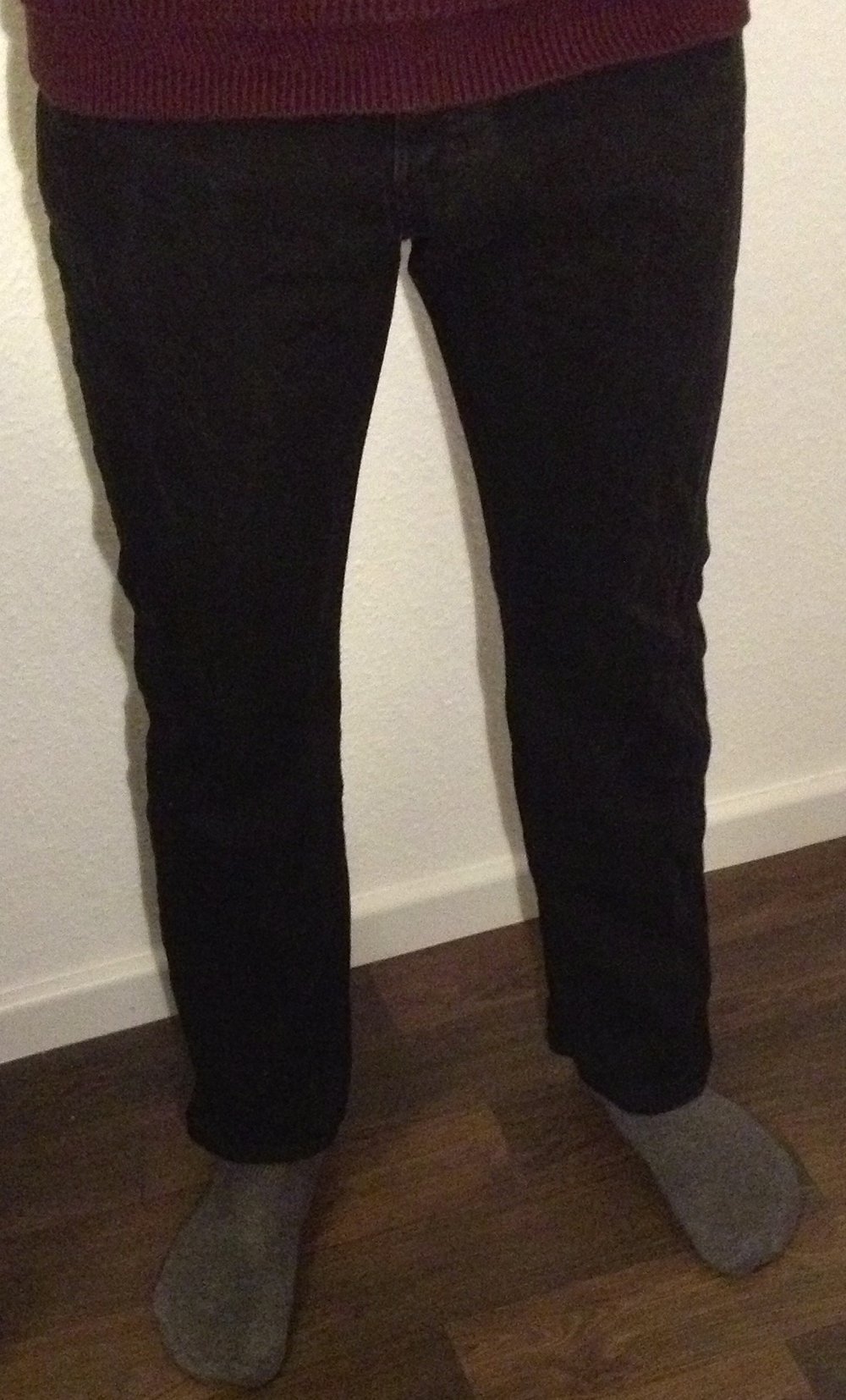 Coole dunkle Jeans von H&M