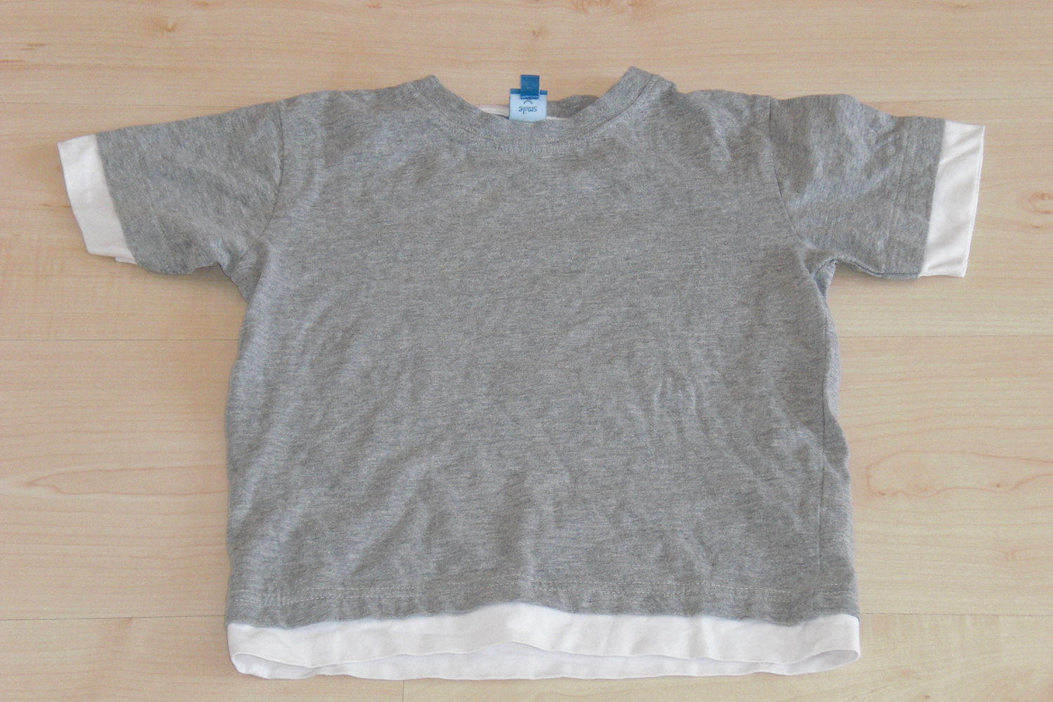 Shirt Gr. 110 grau weiß