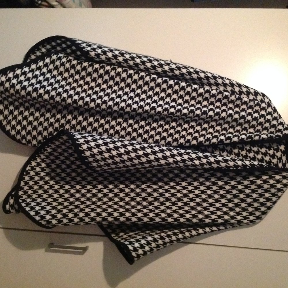 Poncho, hahnentrittmuster, schwarz-weiss