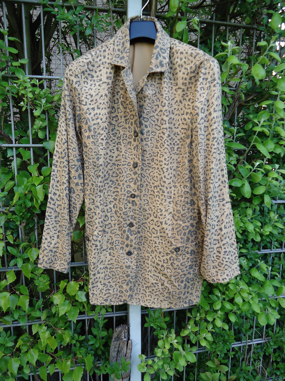 Die locker sitzende Hemdjacke