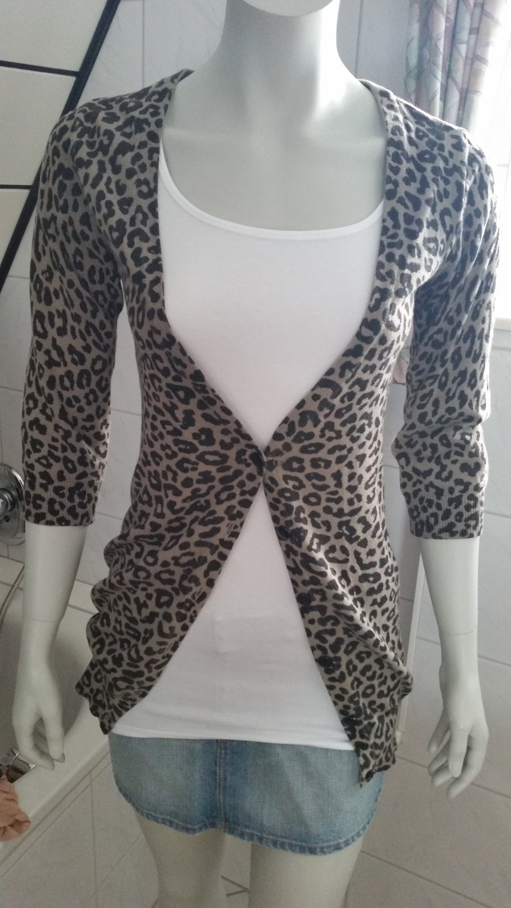grauer Cardigan 