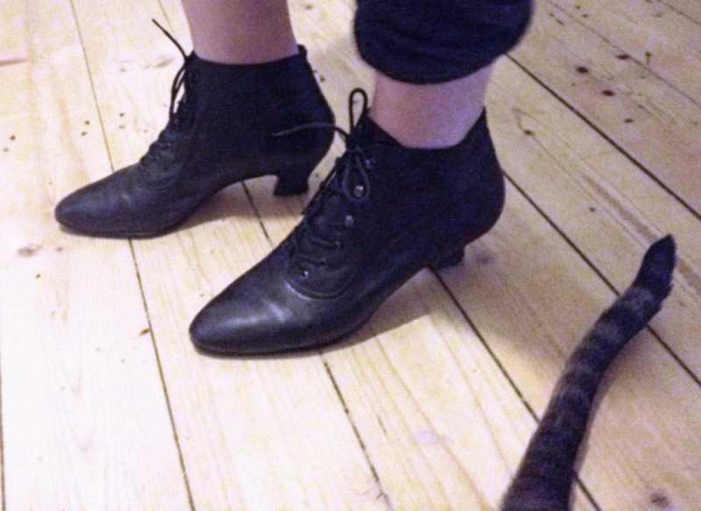 Granny Shoes / Stiefeletten aus schwarzem Leder