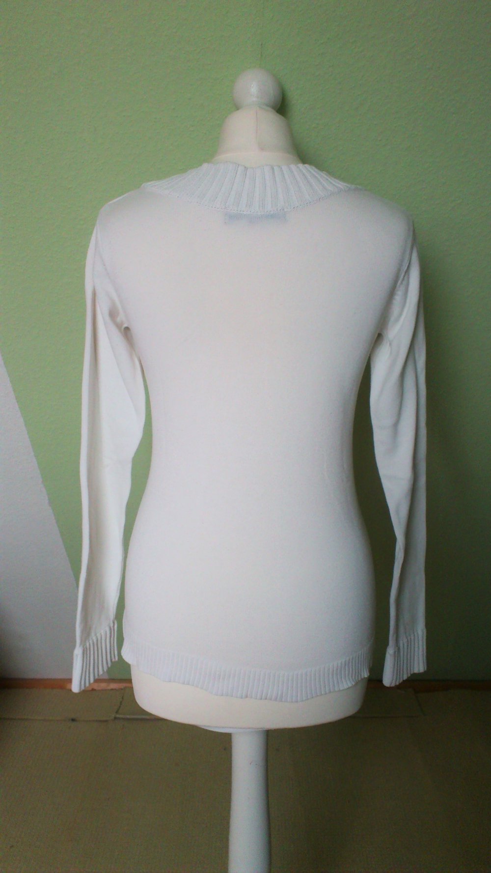 Weisser Pulli 36 S mit V-Ausschnitt Basic Winter Blind Date