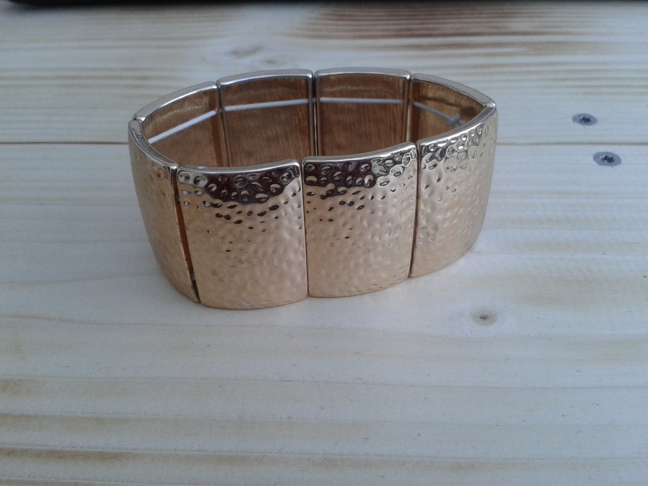 goldener Armschmuck