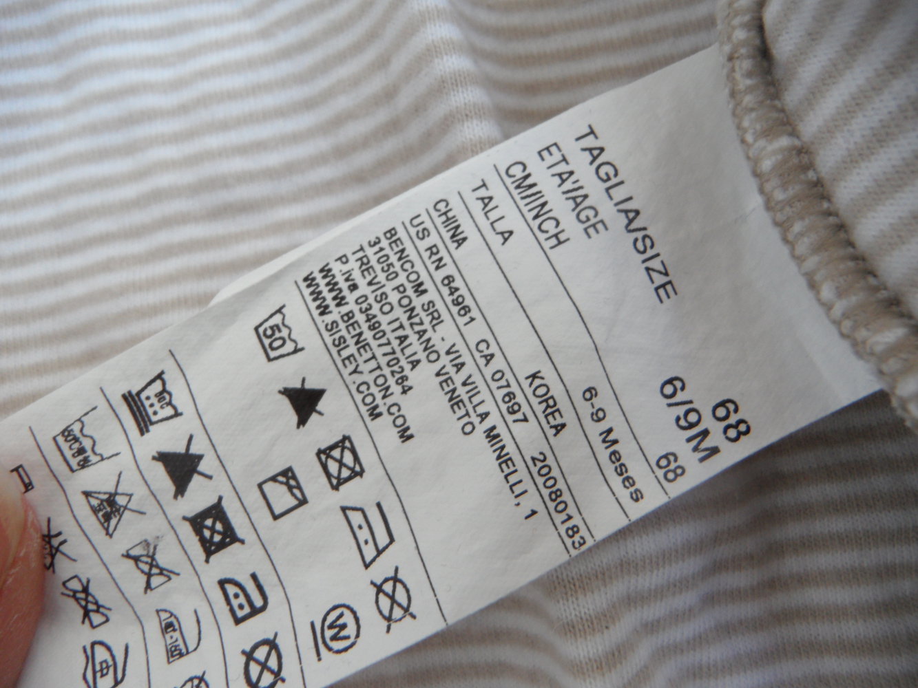 zuckersüße dünne Sweatjacke unisex von Benetton
