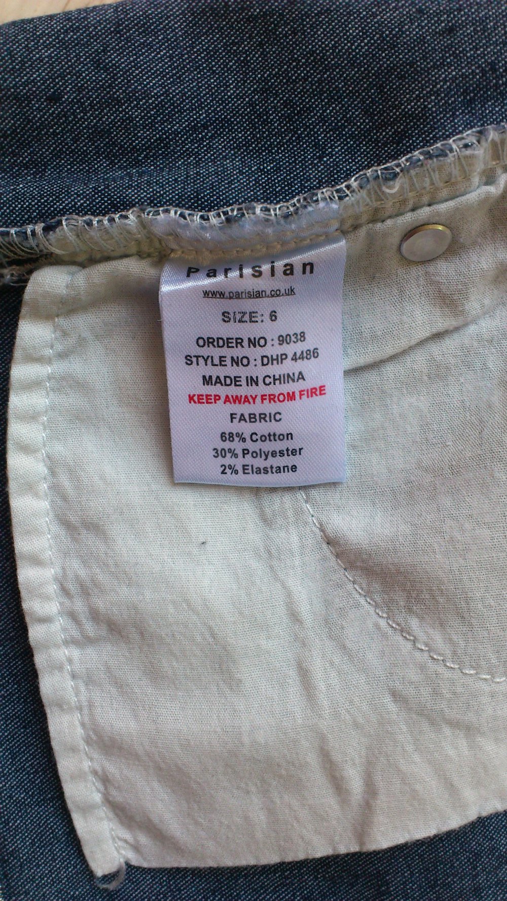 Silber-graue Hotpants