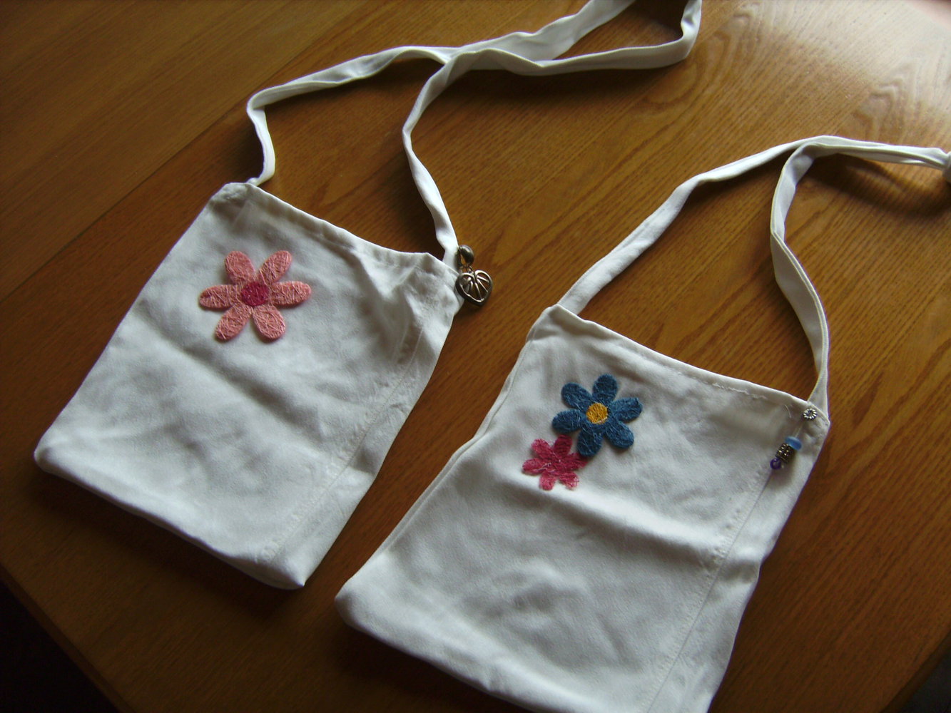 Festival Look.Jeanstasche weiss DIY Unique, Flower, Umhängebeutel Handarbeit , Tasche, Beutel Unikat