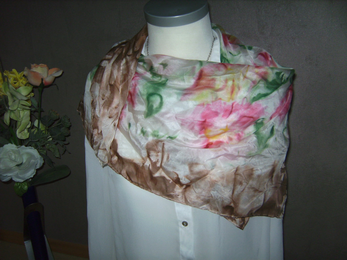Silk! Einzelstück aus Seide! Tolles zartes Seidentuch in Pastellfarbenem Blumenprint. DIY Unikat in Batik Look! Tuch, Bandana, Schal, Accessoire, Hibiskus Blüte