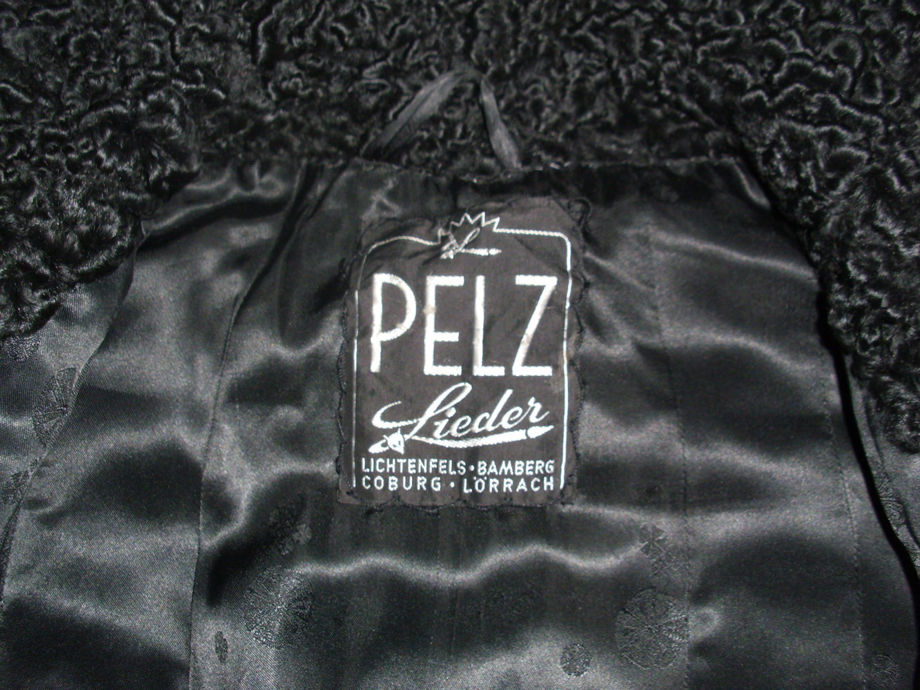 Persianermantel schwarz Gr. 42 - 44 NEU