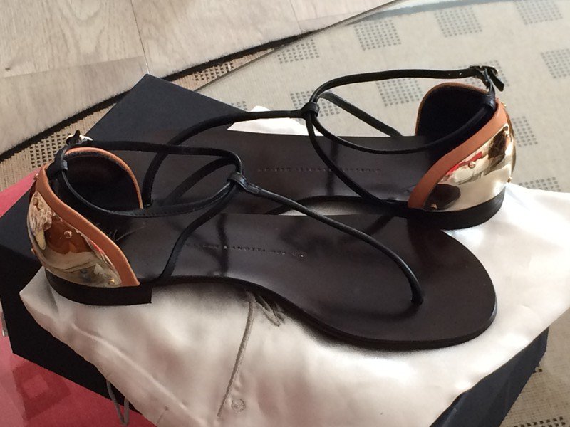 Giuseppe Zanotti Rock 10 Tallone T-Stap Sandals Gr. 37,5