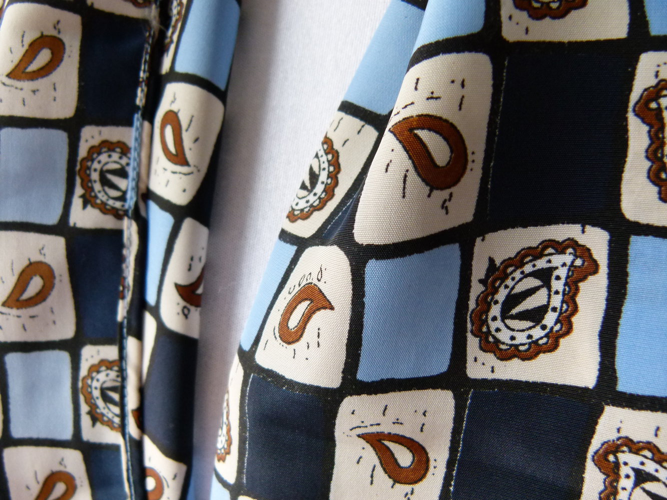 Sommer Schal Halstuch, dunkelblau hellblau creme, Schachbrett Paisley-Muster, Retro Boho Vintage