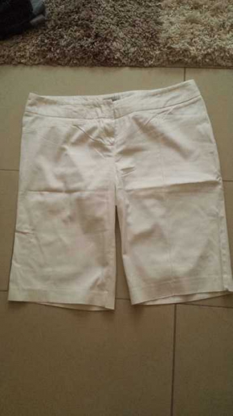 weiße Shorts