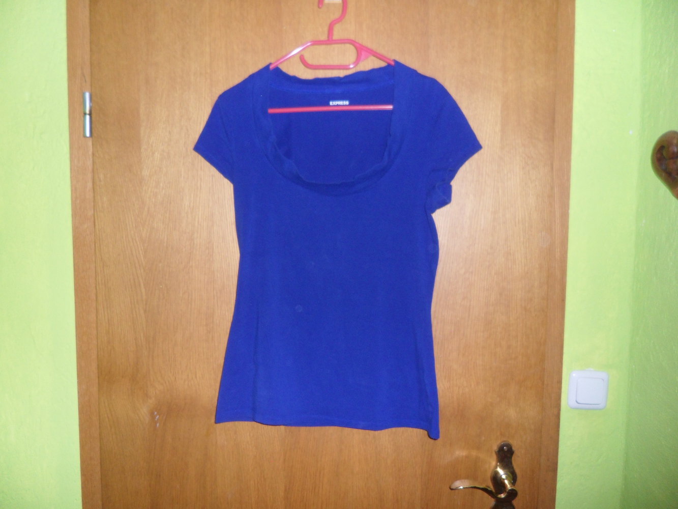 T-Shirt in royal blau