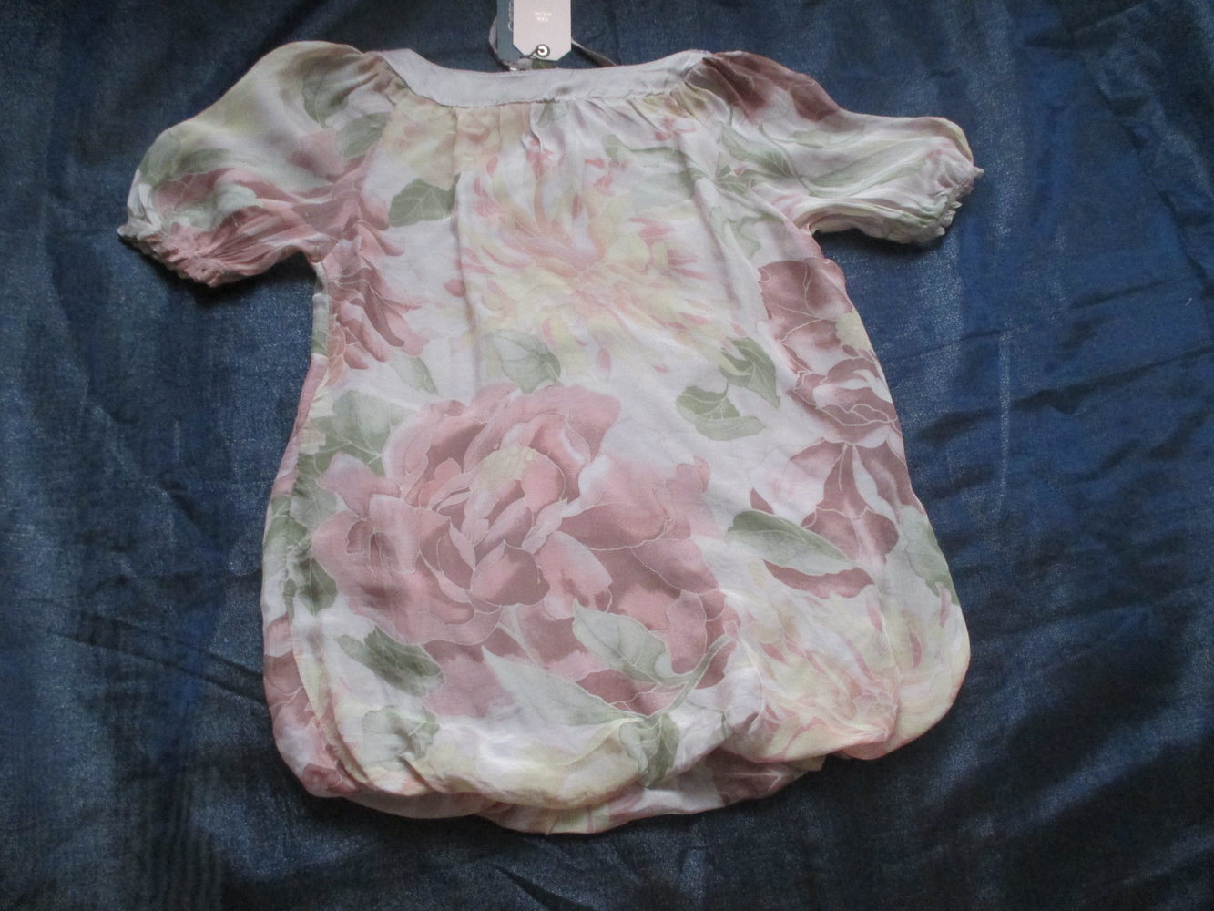 NEU mit ETIKETTEN Rosen Blüten Romantik Flower Carmen Style Seiden Chiffon Tunika Bluse 