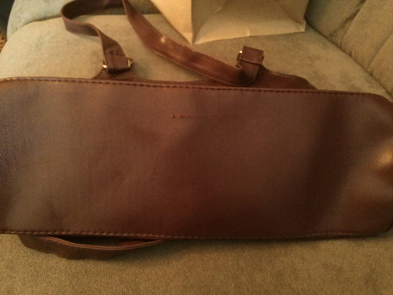 Handtasche aus braunem Kunstleder 