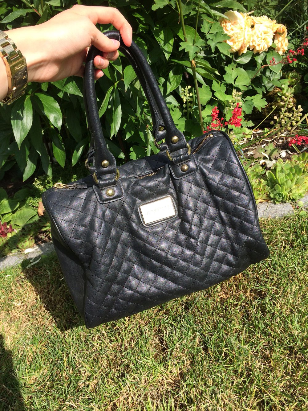 Schwarze Handtasche