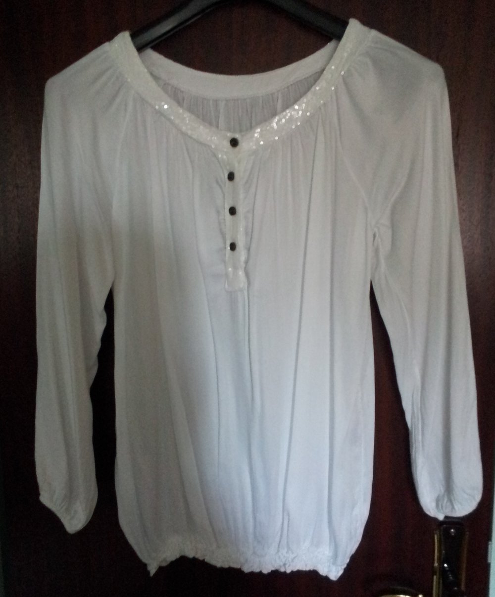 Wunderschöne Tunika-Bluse Größe 38-42 mit Pailletten Weiß