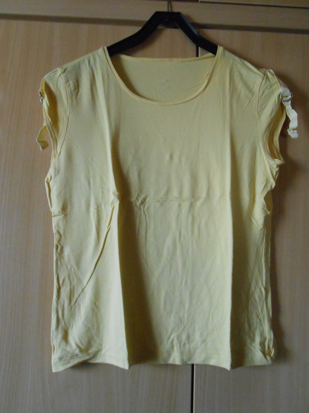 Gelbes T-Shirt