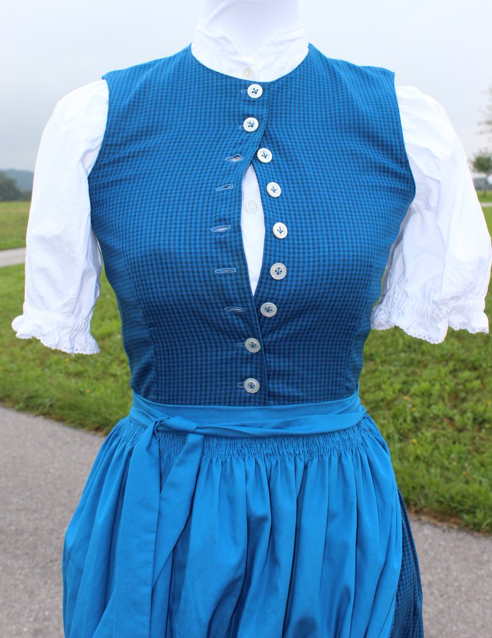 blau schwarz kariertes Vintagedirndl (inkl. Schürze und Bluse), DIY Unikat, ca. Größe 36