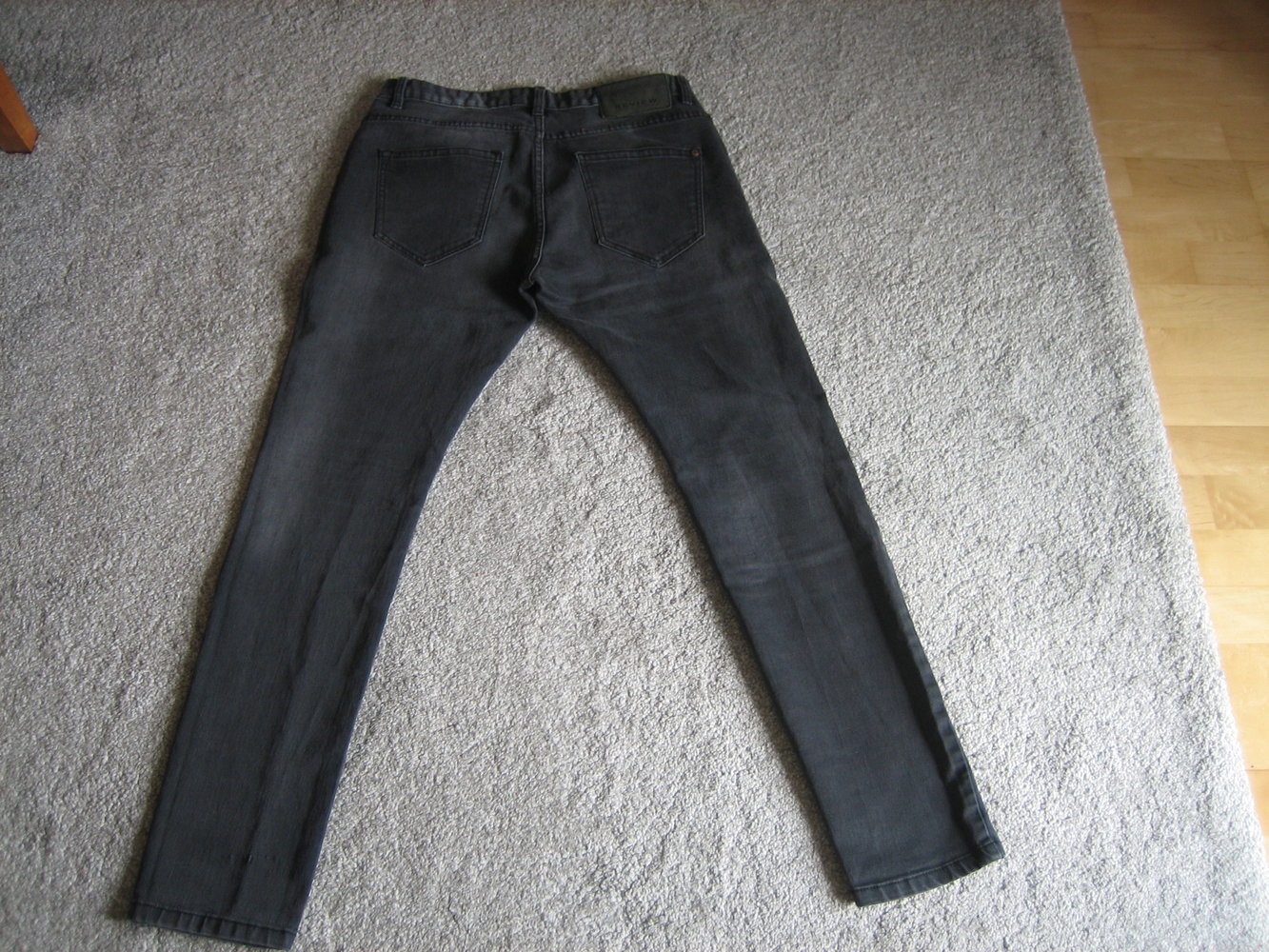 Lässig-coole Jeans Gr. 46/48 (s. Maße), black washed-schmaler Schnitt!