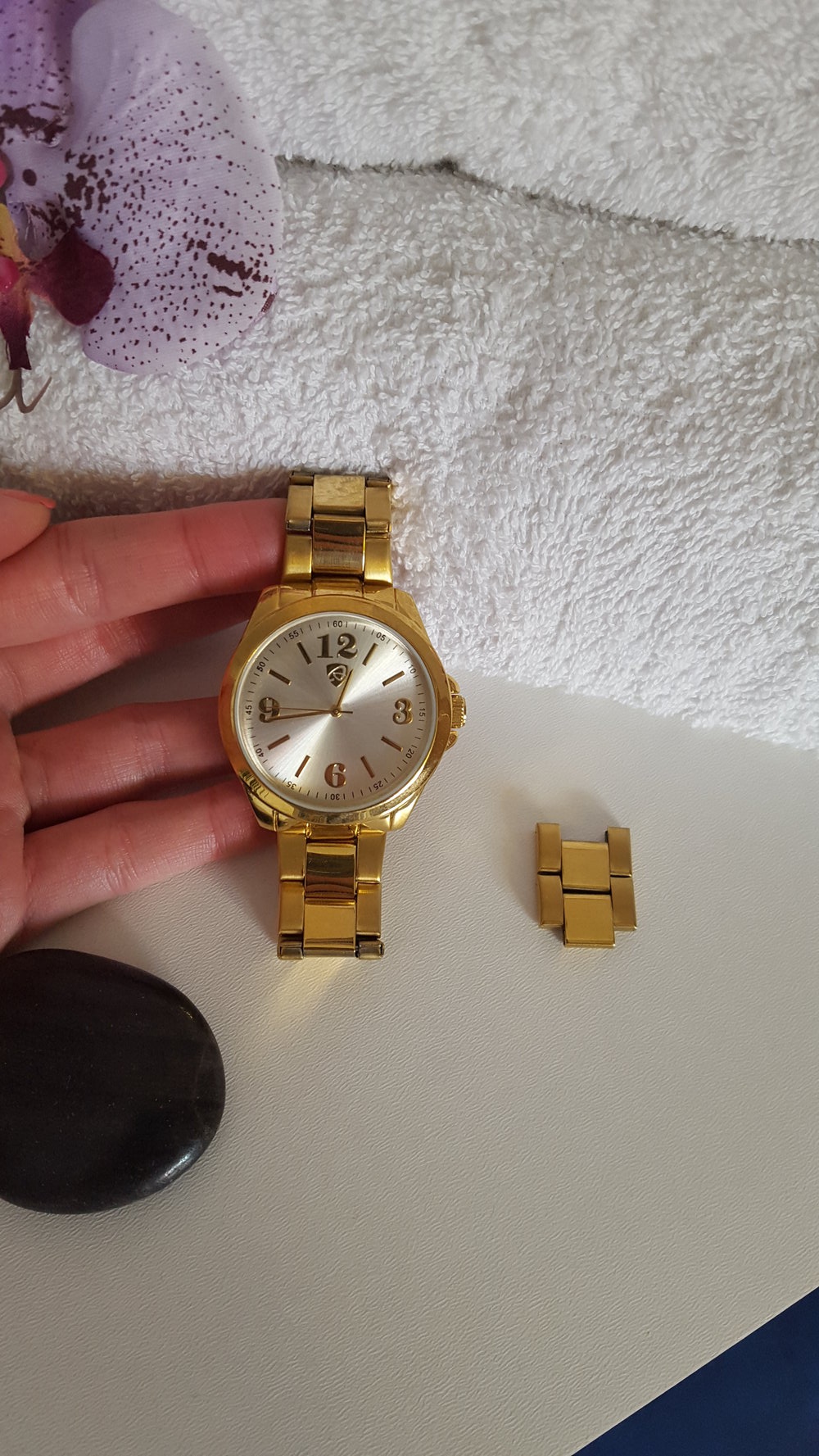 Schöne goldene Uhr