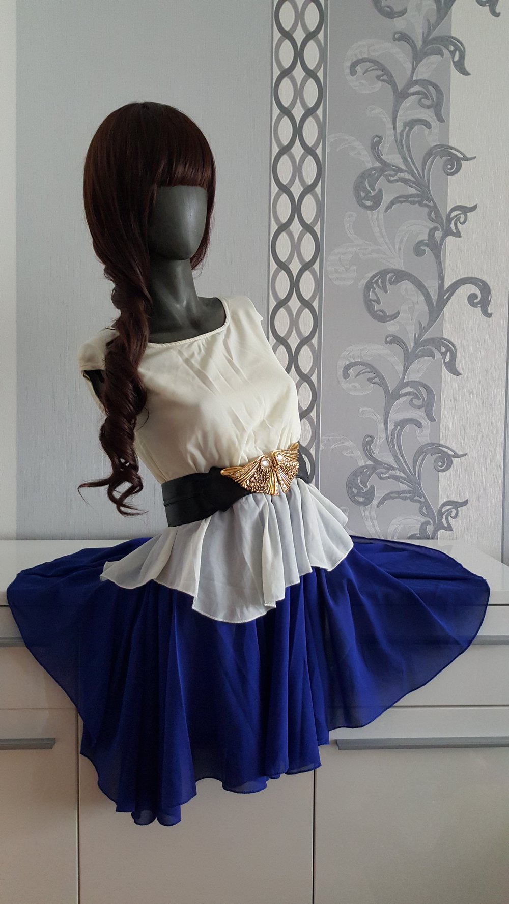 Kleid weiß unten blau ausgez. M 38 / 40 Neu