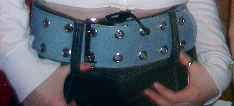 Breiter Jeans Gürtel mit Nieten