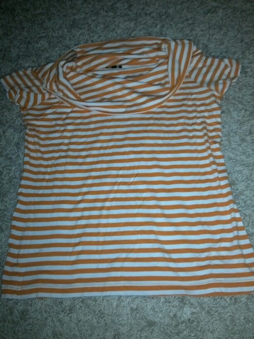 Orange/Weiß gestreiftes Wasserfallkragen-Shirt von Laura Lardini