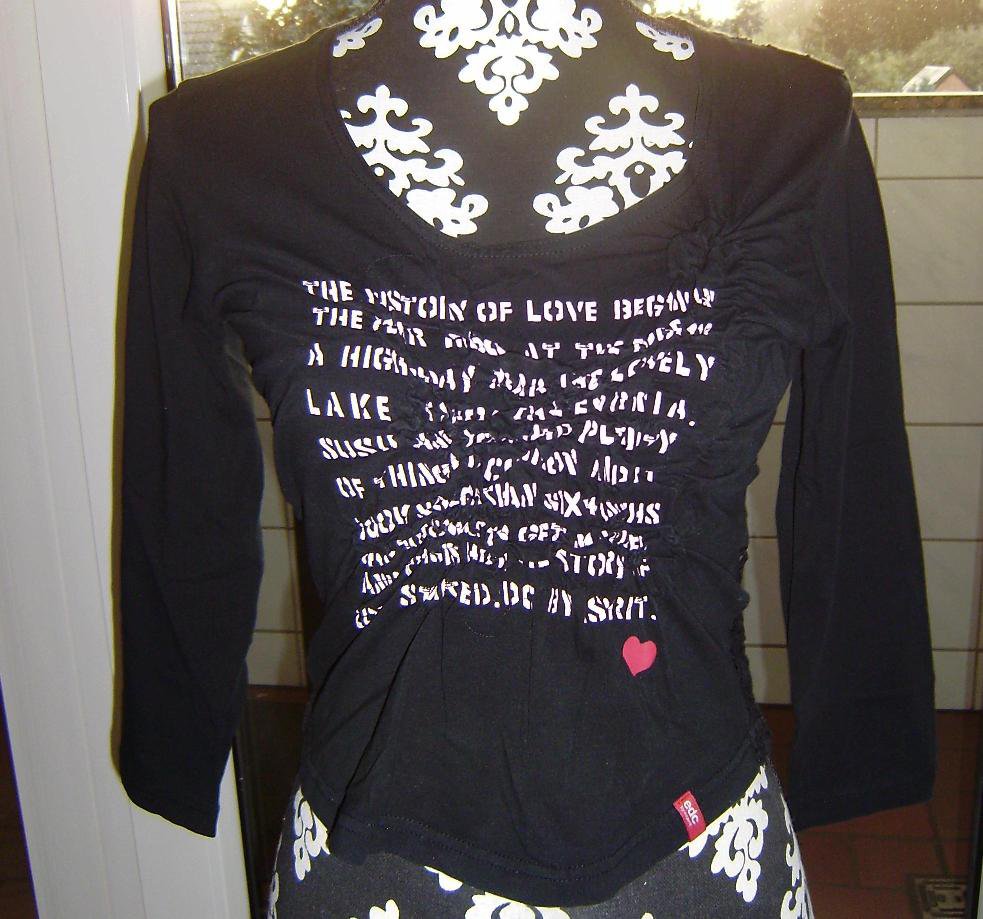 Pfiffiges ¾ Langarm Shirt von Esprit mit Spitzeneinsätzen in schwarz
