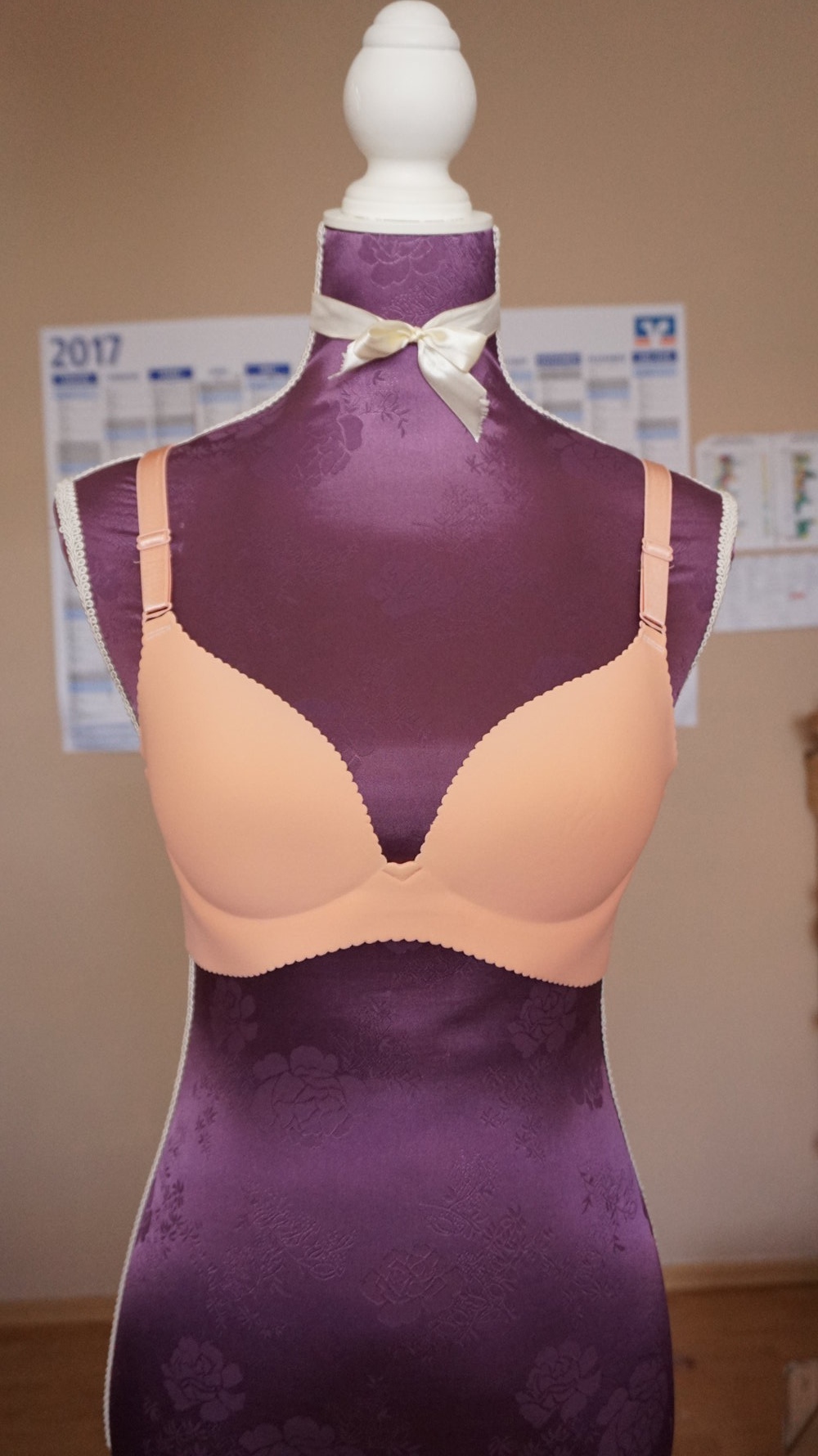 SEAMLESS Apricot farbener BH Gr. 36