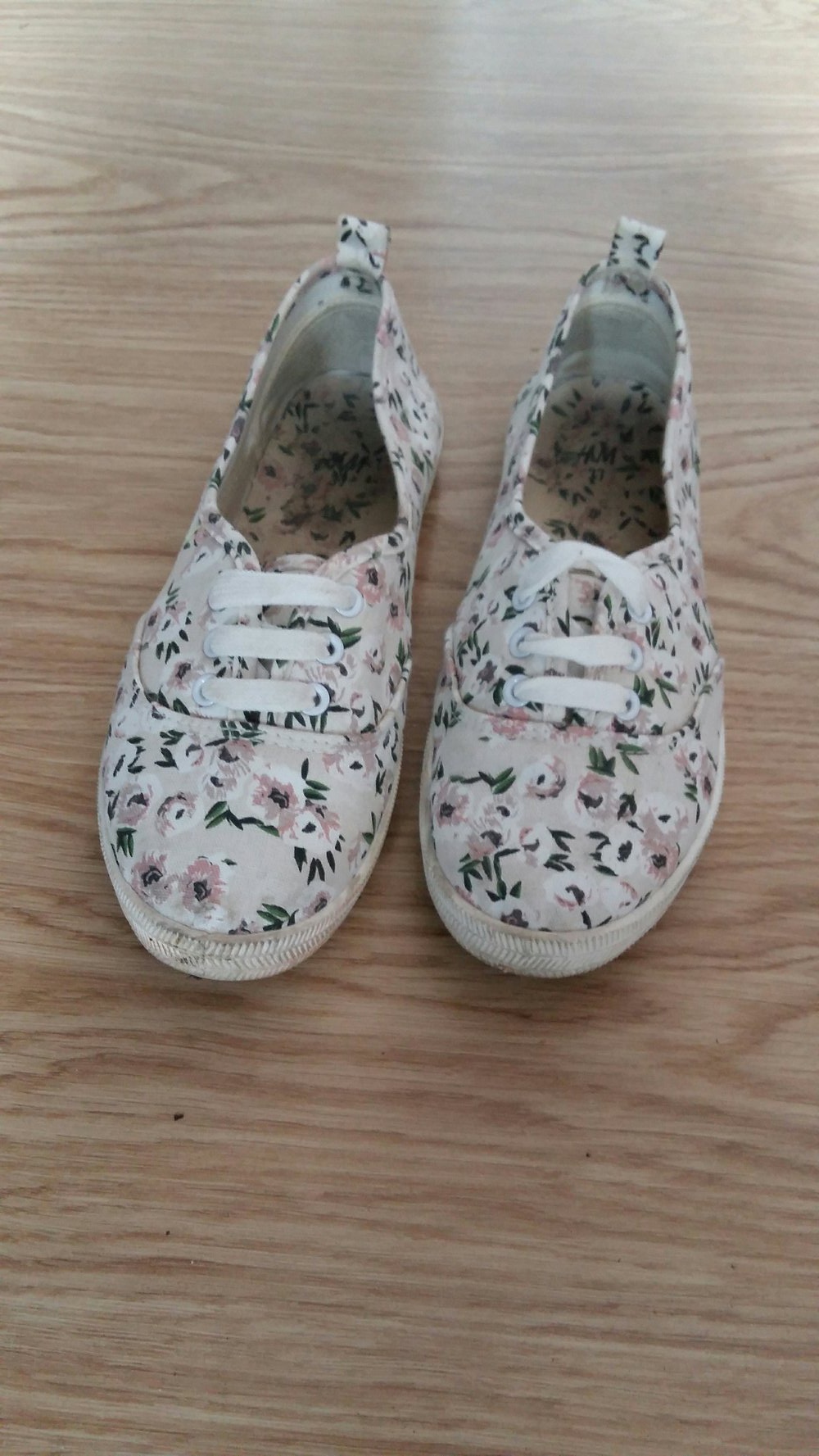 Süße Blümchen-Stoffschuhe