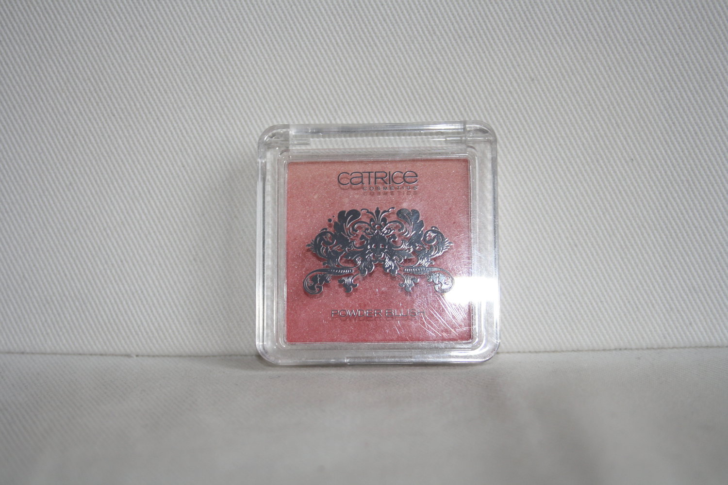 * Catrice Powder Blush Revoltaire LE C01 Colour Bomb