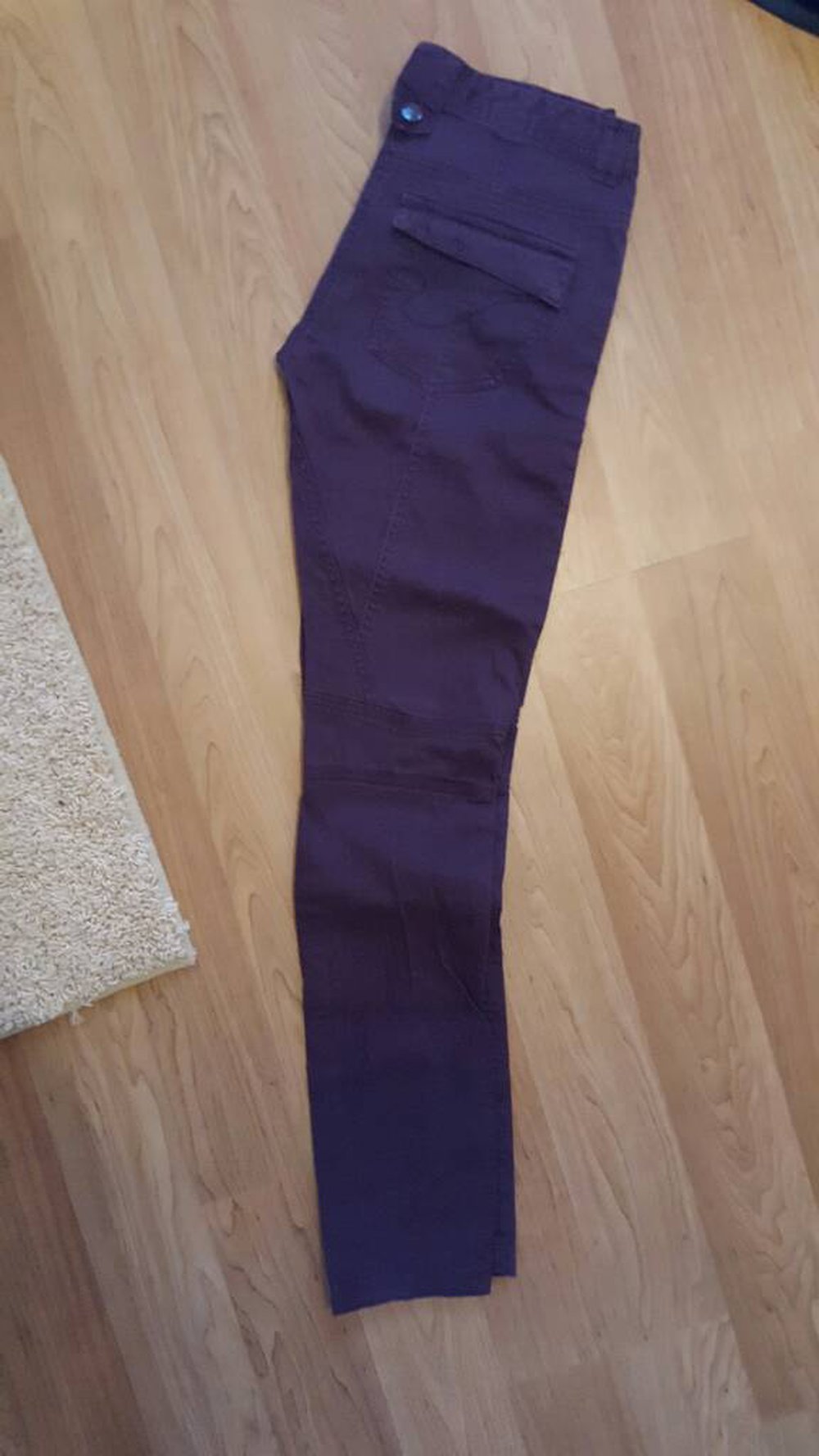 Coole moderne lila Hose