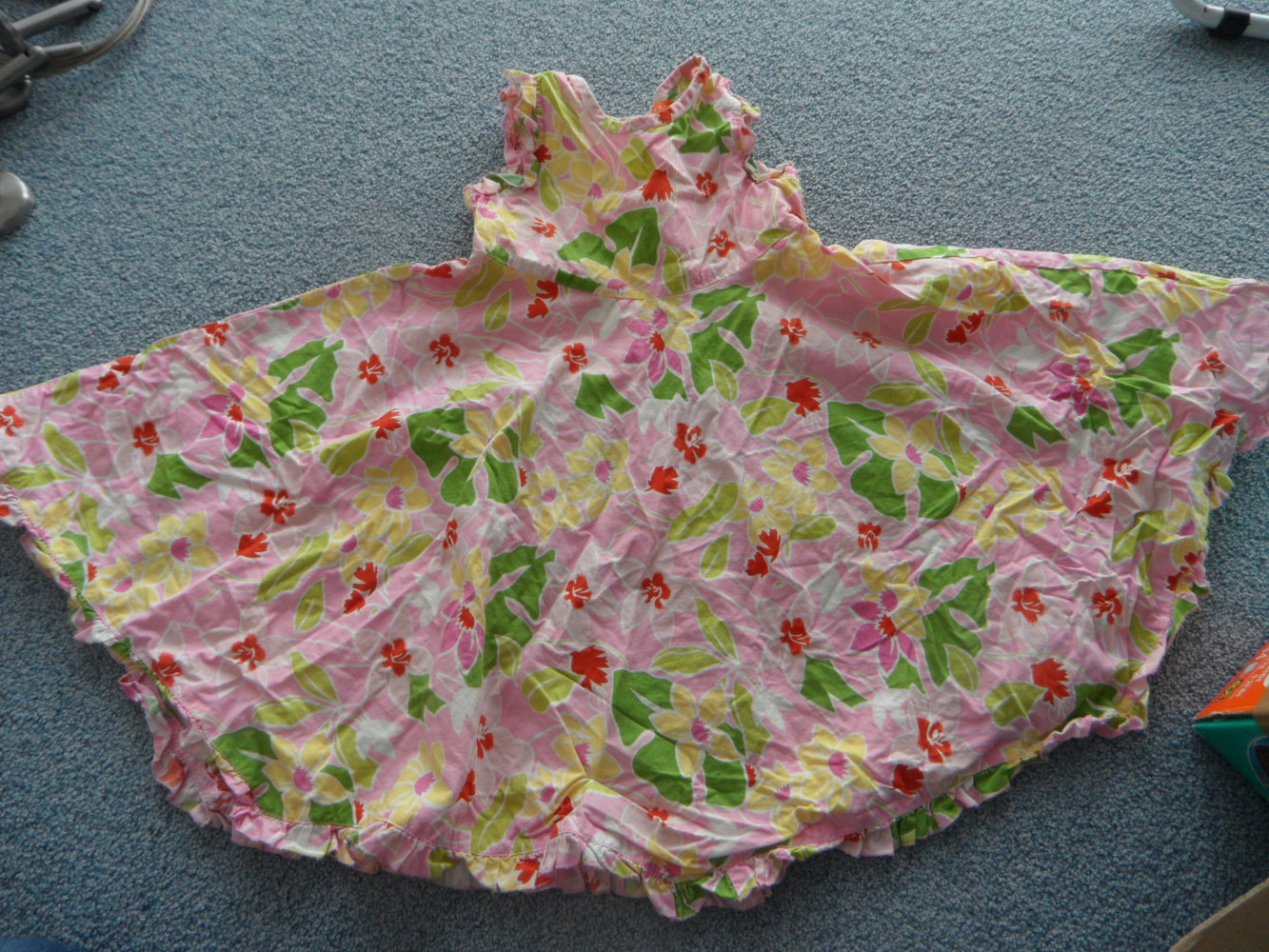Staccato wunderschönes Kleid Drehkleid Gr. 92/98/104