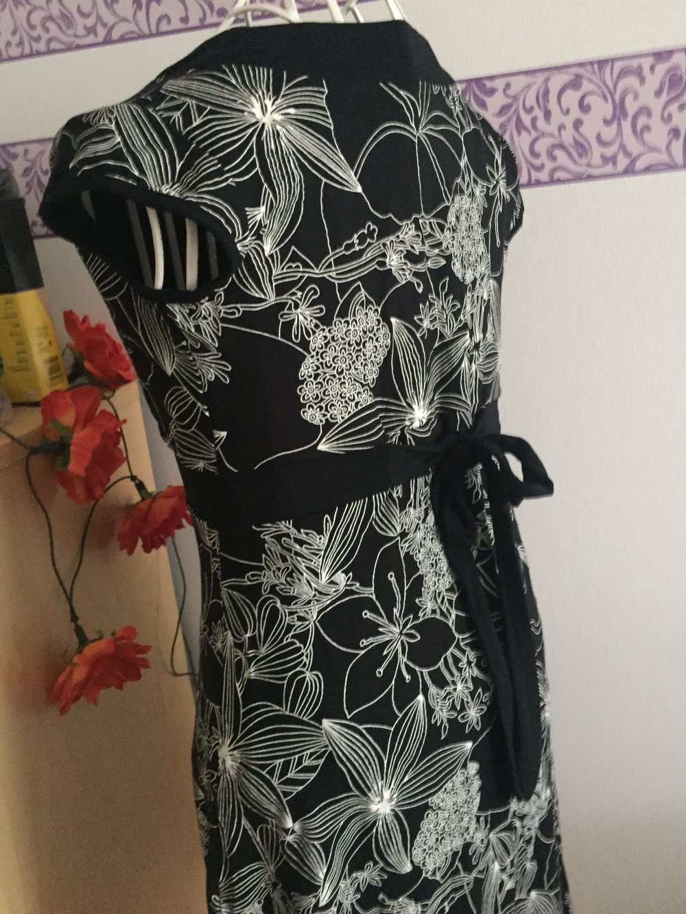 Schwarz-weiß Kleid