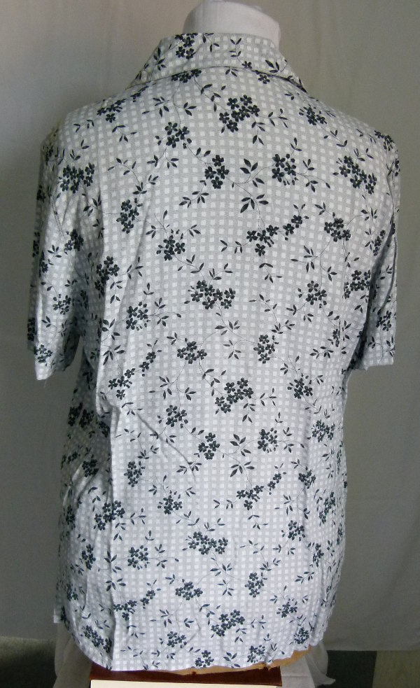 Sommer Bluse mit Blümchen Muster, schwarz weiß grau, Boho Mori Landleben Floral Ranken Blüten Blumen
