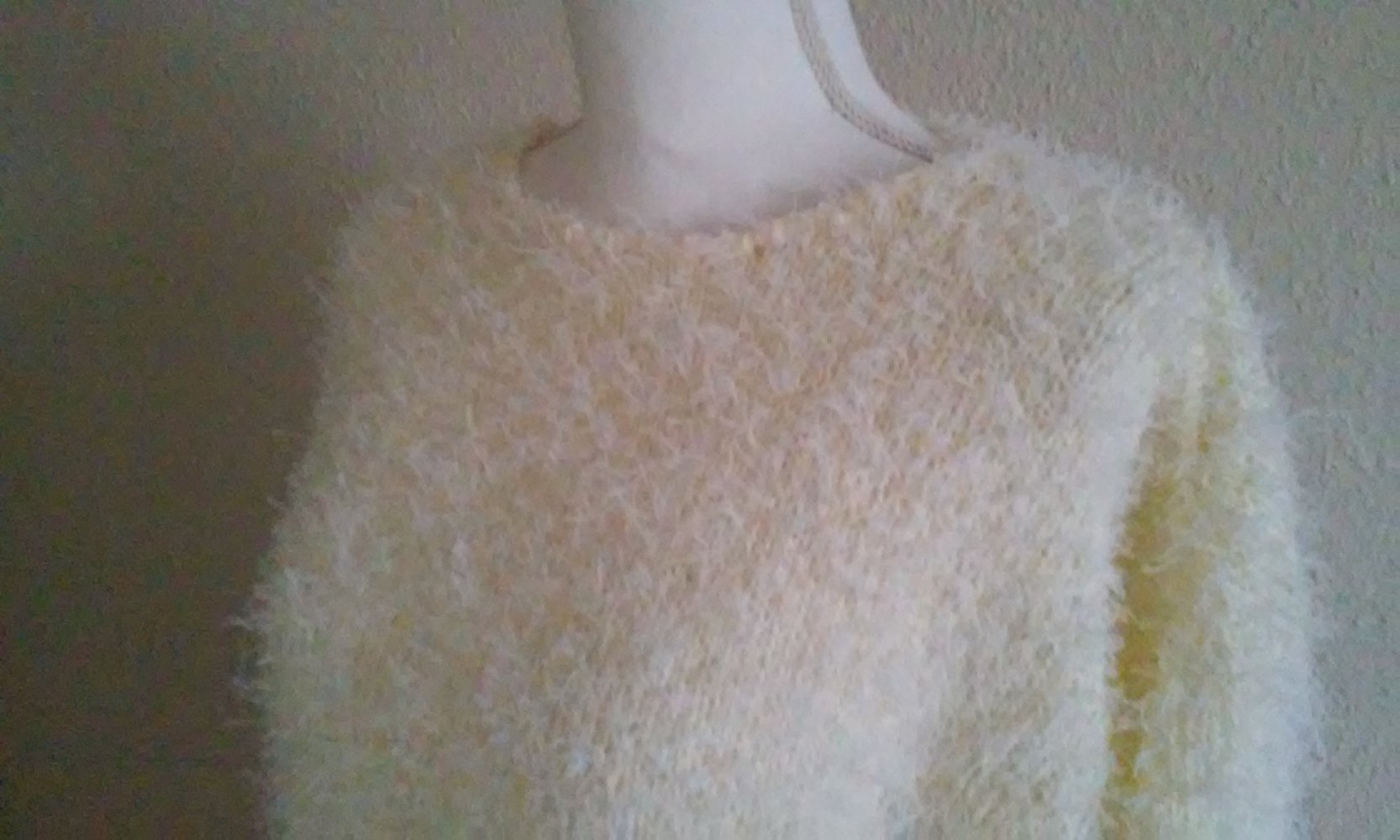 Handarbeit Pullover Pulli Strickpullover handgestrickt Gr.38 in vanille  neu!